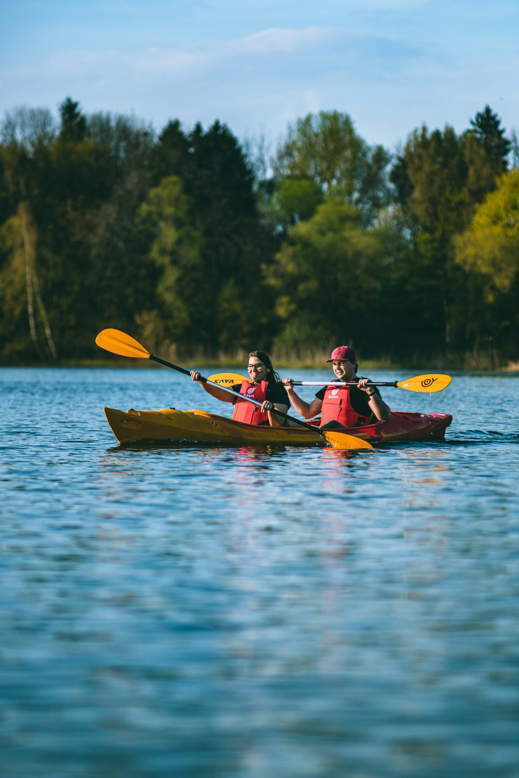 Kayaking in Amsterdam: beginner-friendly routes, safety basics, and finding paddling buddies